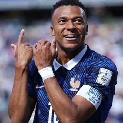 Mbappé faz dois e França vence Senegal na estreia da Copa