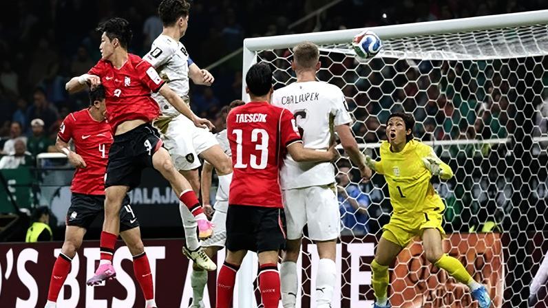 Krejci sobe para cabecear após "latereio" de Coufal e abre o placar para a Tchéquia contra a Coreia do Sul na Copa do Mundo