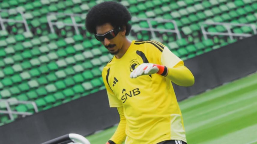 Goleiros da Arábia Saudita treinam com óculos escuros para a Copa — Foto: Divulgação/Arábia Saudita