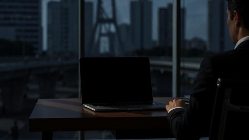 Governo oficializa compra de cursos online de tecnologia por R$ 10,8 mil