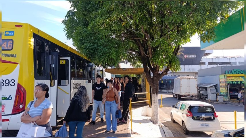 paradas lotadas durante a paralisação