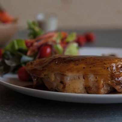 Consumo de frango cresce seis vezes desde os anos 60, com impacto ao clima