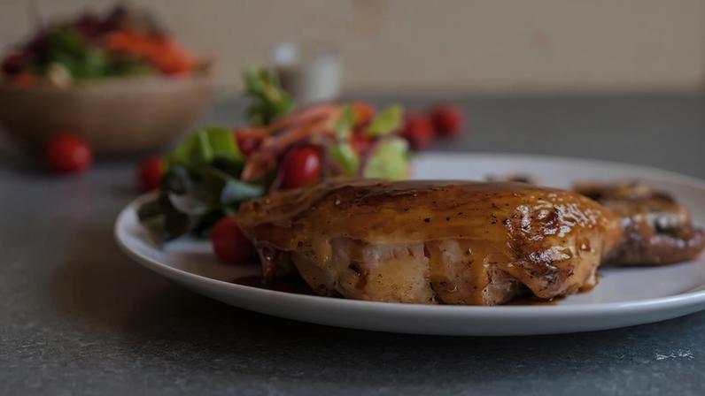 Frango é a proteína cuja oferta mais cresceu no mundo nas últimas seis décadas (Freepik)