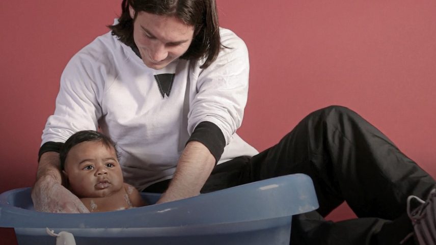Messi e Yamal participaram de um calendário beneficente com foco em arrecadar valores para a Unicef — Foto: Reprodução / SPORT