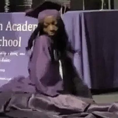 Estudante faz dança durante formatura e fica sem diploma