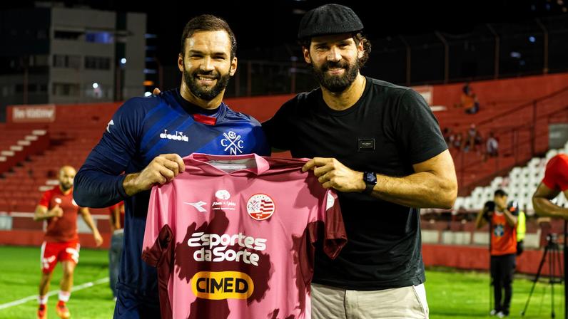 Alisson, irmão de Muriel, goleiro do Náutico, vai assistir jogo nos Aflitos — Foto: Gabriel França/CNC