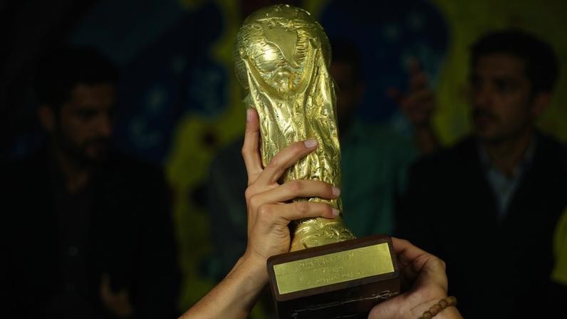 Taça da Copa do Mundo (Foto: Juca Varella/Folhapress)