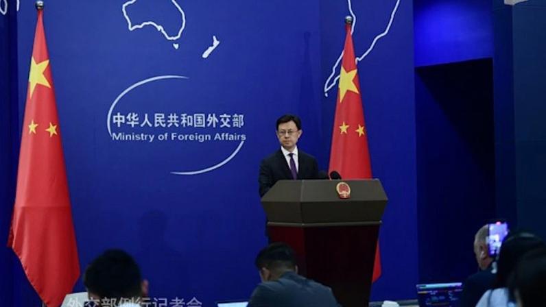 China pede que EUA e Irã cumpram acordo e avancem com a paz