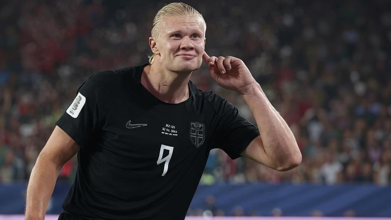 Haaland celebra gol em Noruega x Senegal