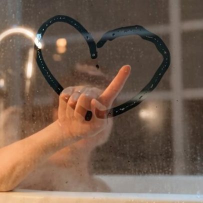 Hábito comum no banho pode impactar saúde íntima e função sexual