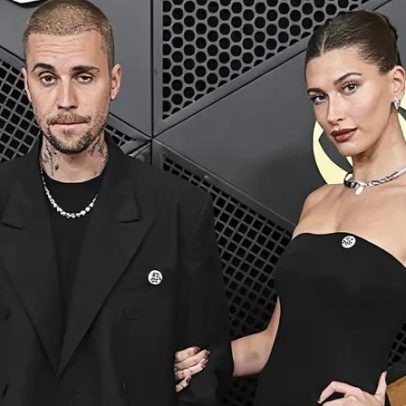 Hailey Bieber exibe tatuagem com nome de música de Justin Bieber