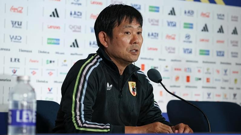 Hajime Moriyasu, técnico do Japão, durante coletiva de imprensa antes da partida contra o Brasil na Copa do Mundo