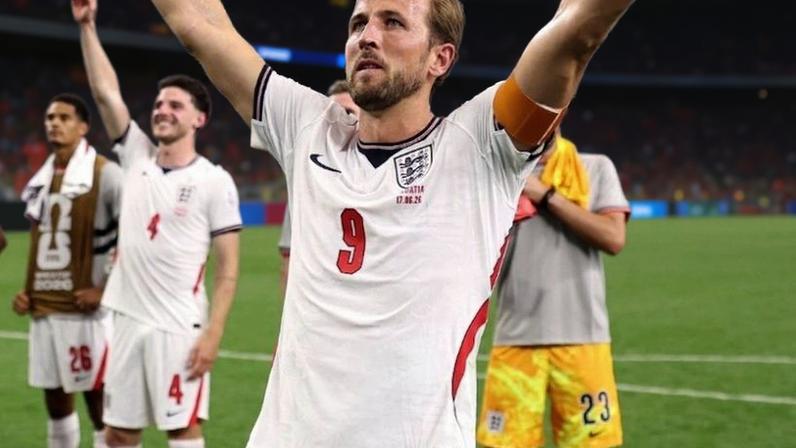 O articulista afirma que, no lado brasileiro, quem acompanha as Copas raramente vai ao estádio, ou se preocupa com futebol, durante os 4 anos que separam um Mundial do outro; na imagem, o capitão da seleção inglesa, Harry Kane