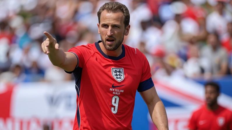 Harry Kane comemora gol marcado em amistoso entre Inglaterra e Nova Zelândia