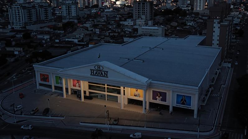 A expansão da Havan pelo Brasil passa pelas estruturas produzidas pela empresa catarinense que já participou da construção de mais de 20 lojas da rede.