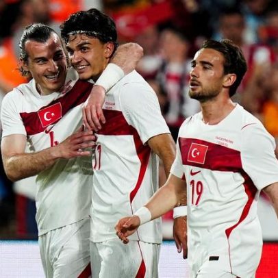 Turquia goleia Macedônia do Norte no penúltimo amistoso antes da Copa