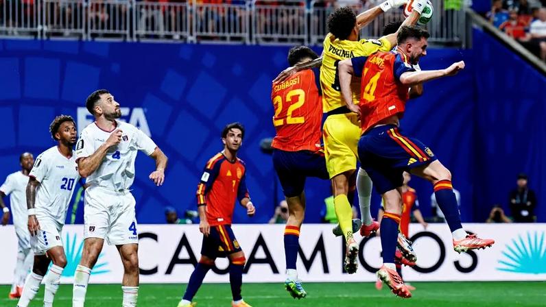 Goleiro de Cabo Verde, Josimar José Évora Dias, mais conhecido como Vozinha, foi o grande destaque da estreia na Copa entre Espanha e Cabo Verde