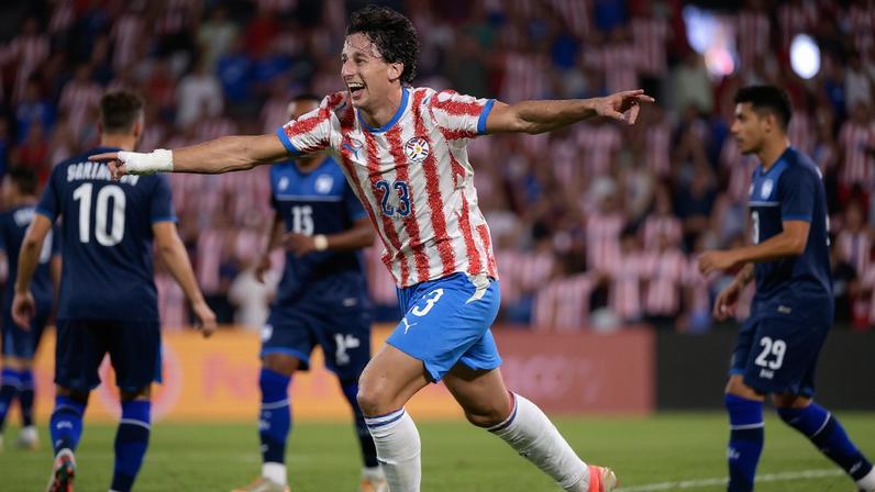 Matías Galarza foi centro das atenções antes da partida contra a Turquia pela Copa do Mundo