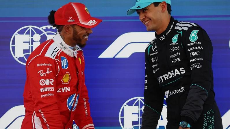 Lewis Hamilton celebra melhor resultado em classificação com a Ferrari