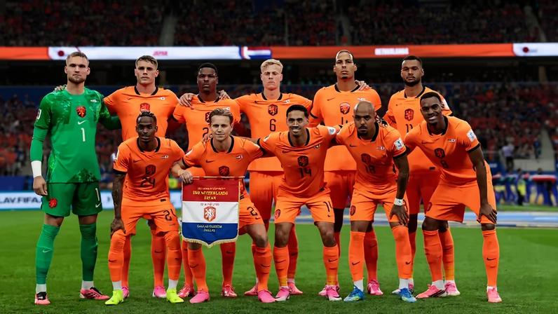 A Seleção da Holanda, ou Países Baixos, estreia na Copa do Mundo de 2026 neste domingo, 14, contra o Japão