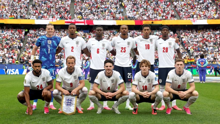 Seleção inglesa antes de partida diante de Gana na Copa do Mundo