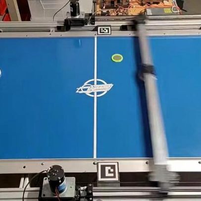 Robô disputa air hockey com humanos após treino apenas no mundo virtual