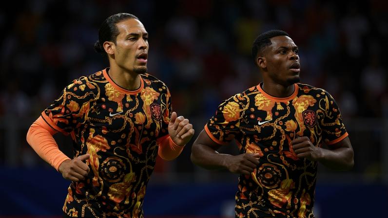 Imagem colorida dos jogadores da Holanda- Metrópoles