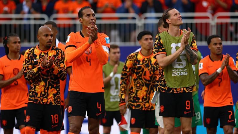 Holanda venceu a Tunísia e garantiu a liderança do Grupo F (Foto: Reuters/Folhapress/Claudia Greco)