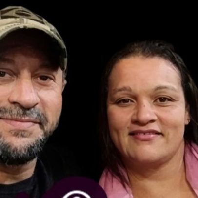 Homem esfaqueia companheira enquanto ela dormia no Dia dos Namorados