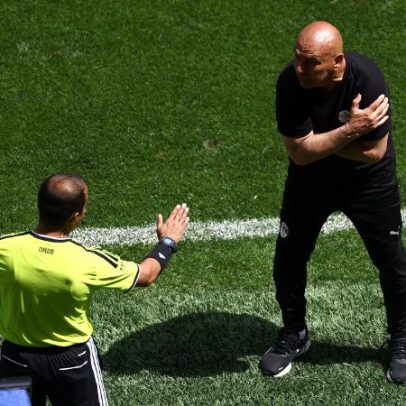 Técnico egípcio critica árbitro Ramon Abatti Abel por não marcar pênalti