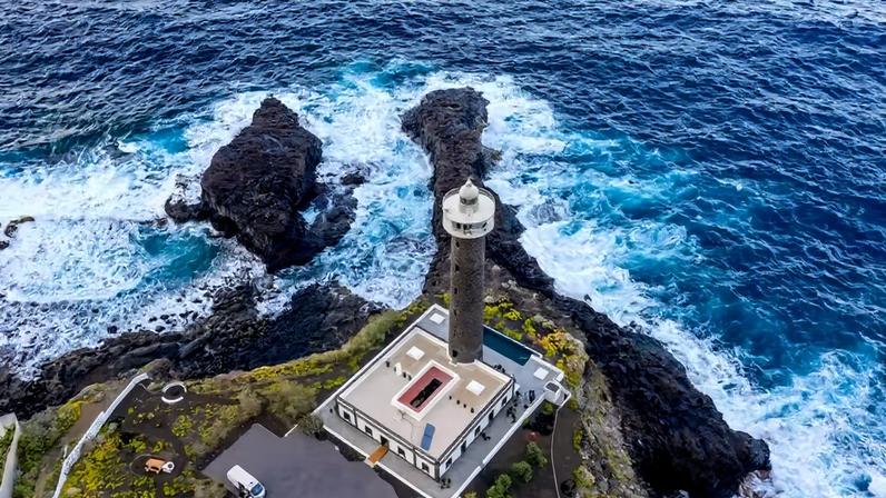 Farol abandonado nas Ilhas Canárias vira hotel de luxo com interiores surpreendentes — Foto: Divulgação/Floatel