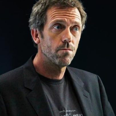 Hugh Laurie responde a crítica de fã sobre House 14 anos após o fim