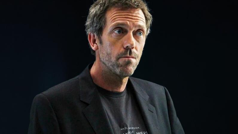 House: Hugh Laurie detona fã que criticou a série 14 anos após seu final