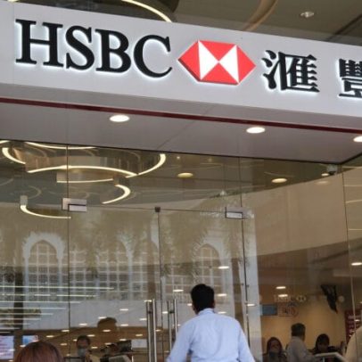 Chineses disputam contas bancárias e corretoras em Hong Kong