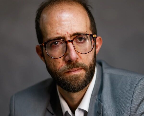 O senador Jaques Wagner se encontrou com Vorcaro antes de votação sobre aumento do limite do FGC, de interesse do Banco Master