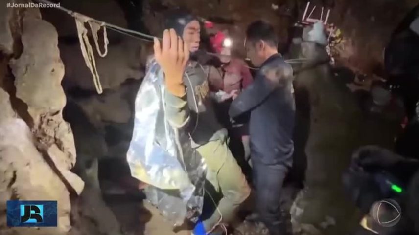Equipes de resgate retomam buscas pelos dois últimos garimpeiros desaparecidos em caverna no Laos