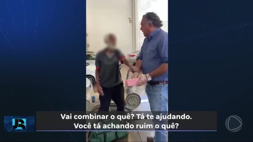 Empresário é acusado de humilhar idoso em situação de rua em troca de dinheiro e doações