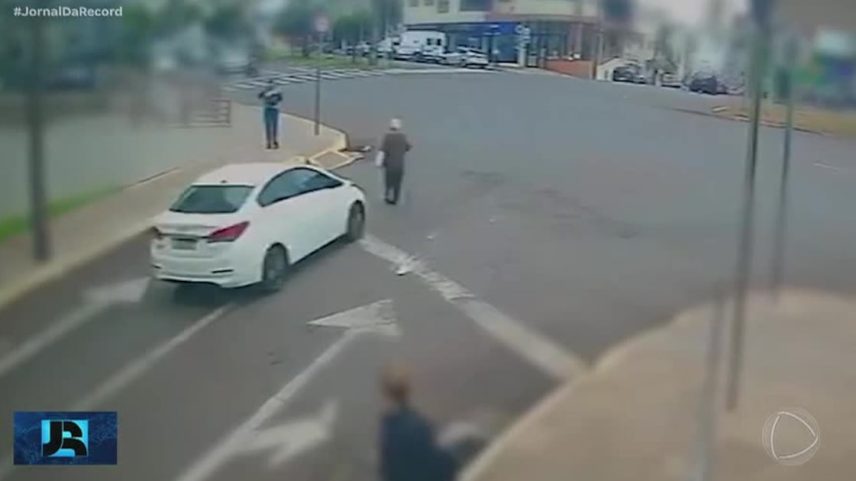 Atropelamentos deixam uma idosa morta no RS e um pedestre ferido em MG