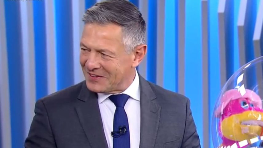Diógenes Lucca celebra aniversário e recebe homenagem ao vivo
