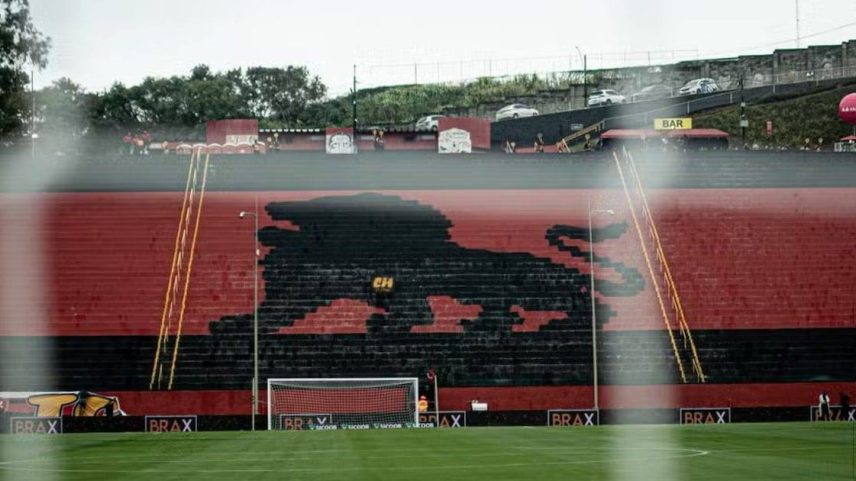 Vitória recebe proposta por destaque na Série A