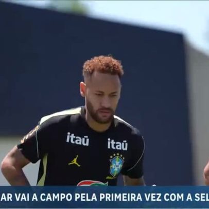 Neymar realiza primeiro treino em campo durante preparação da seleção