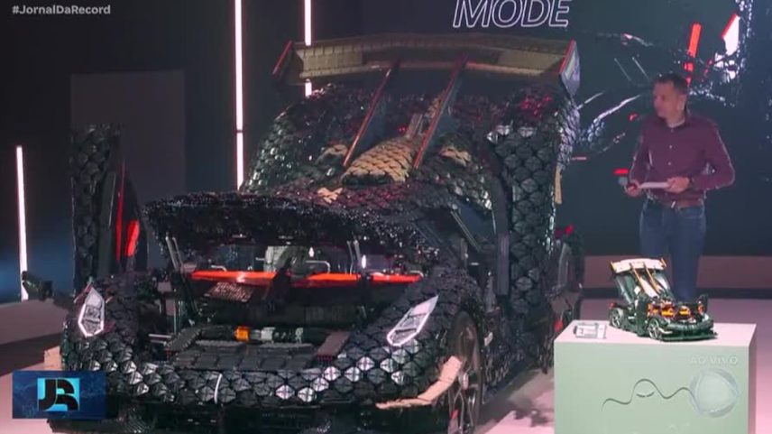 Réplica de supercarro feita com peças de brinquedo atinge 100 km/h