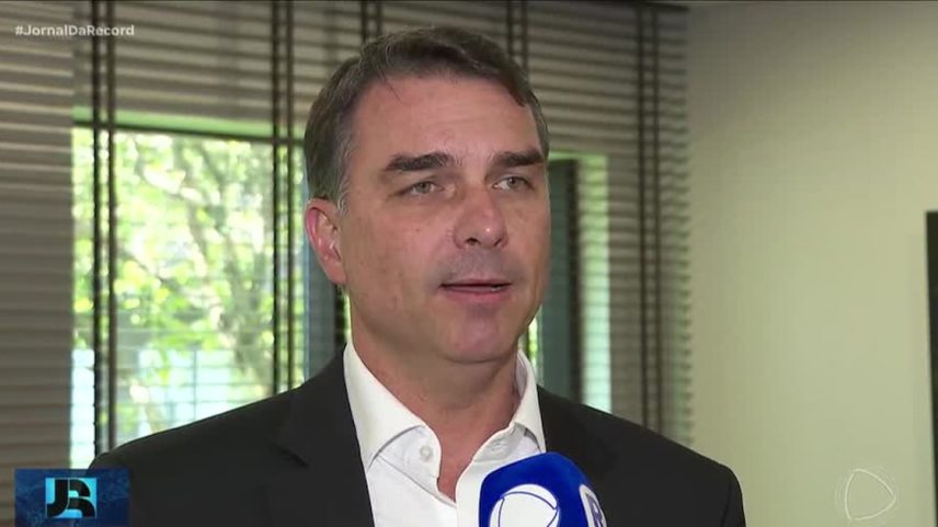 Em visita à RECORD, Flávio Bolsonaro antecipa propostas de endurecimento na segurança pública