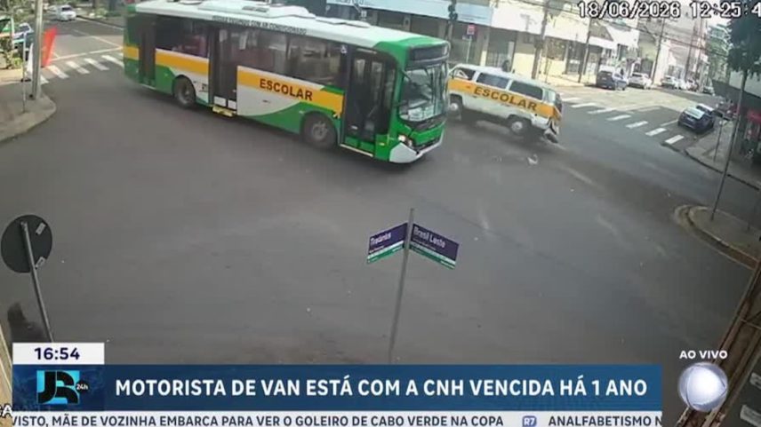 Motorista de van escolar envolvido em acidente no Rio Grande do Sul está com a CNH vencida
