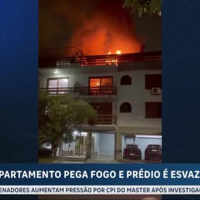 Apartamento pega fogo e prédio é esvaziado em Porto Alegre