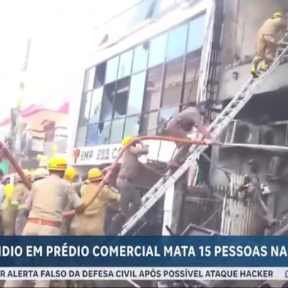 Incêndio em prédio comercial na Índia deixa pelo menos 15 mortos