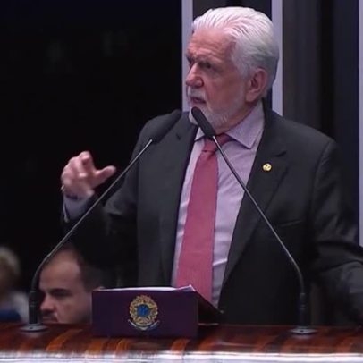 Senador Jaques Wagner anuncia afastamento da liderança do governo