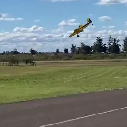 Avião com falha mecânica faz pouso de barriga no aeroporto de Alegrete (RS)