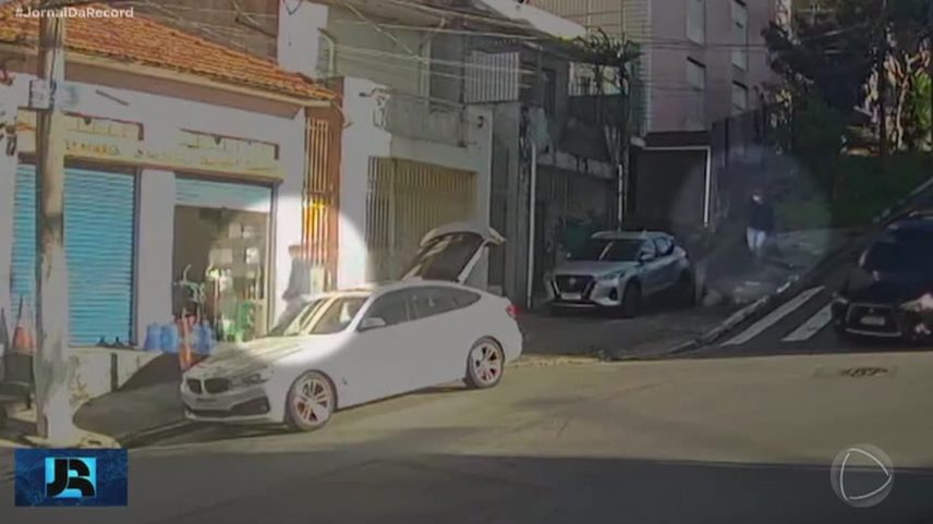 Exclusivo: imagens obtidas pelo JR mostram como a polícia recuperou carro de luxo roubado