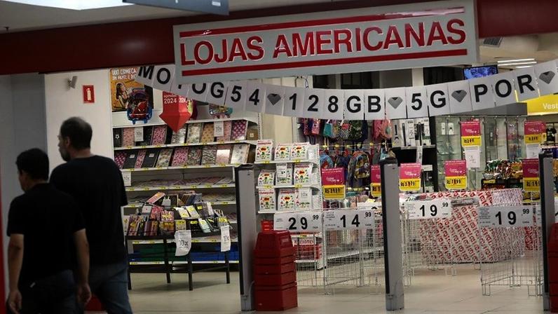 Americanas indenizará empregado por transfobia no trabalho.